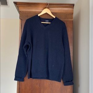 Navy v-neck 95% lambs wool, 5% cashmere sweater